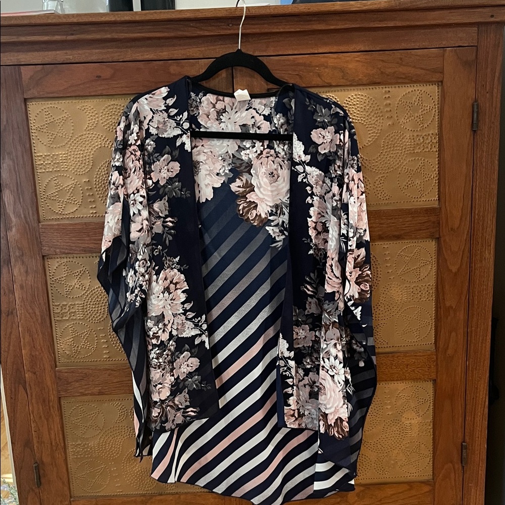 J.O.A. Navy and Pink Floral Kimono